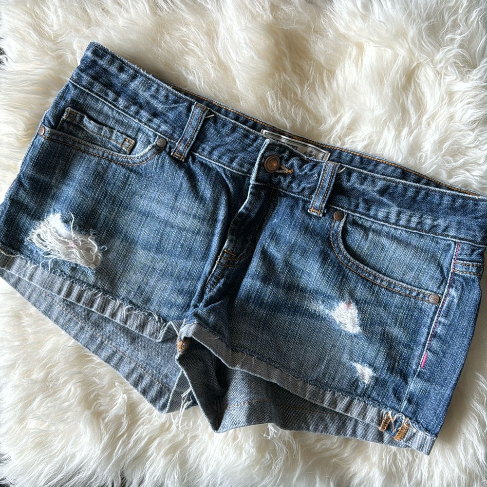 Victoria’s Secret pink denim shorts so 6